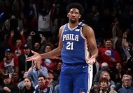 包含今夜体能课后，莱比锡扳平良机备战NBA常规赛，质疑声仍在，轮换策略成焦点的词条-星空体育app